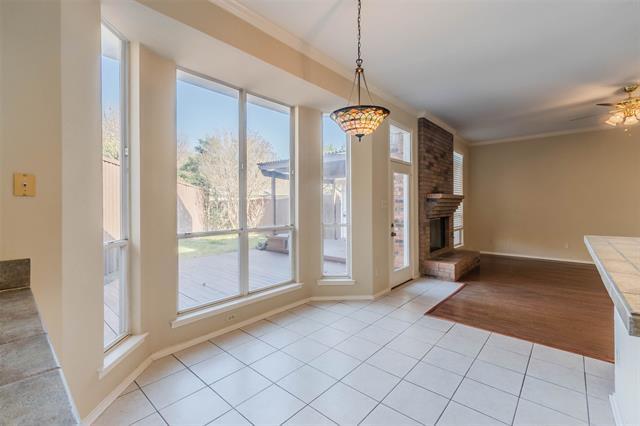 Building Photo - 313 Meadowood Ln