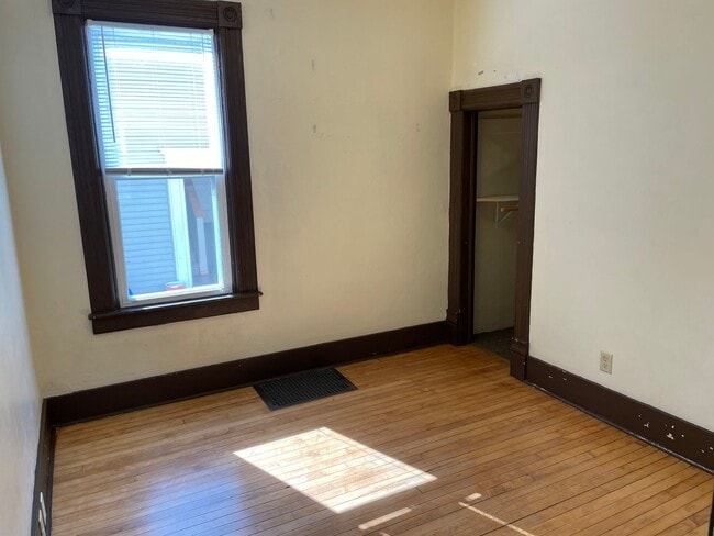 Building Photo - 749 Prospect Ave