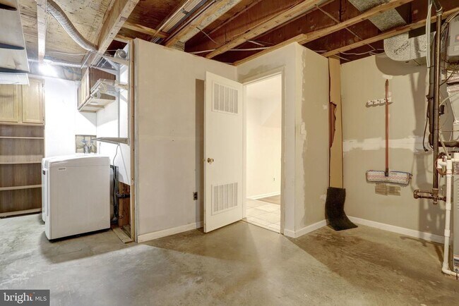 Building Photo - 7416 Spring Tree Dr