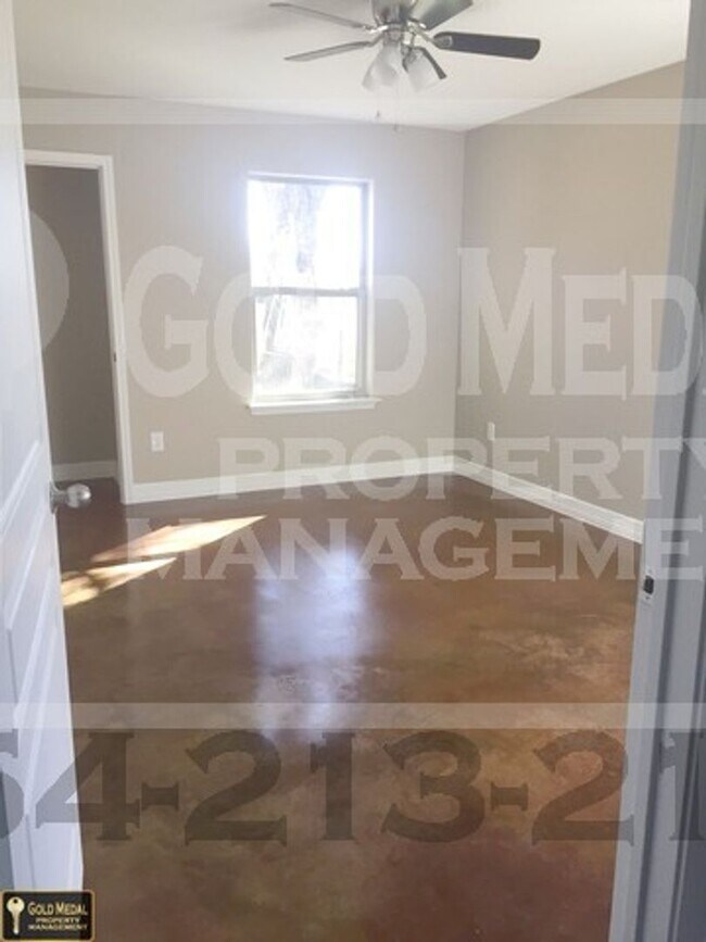 Building Photo - 1017 S 9th St