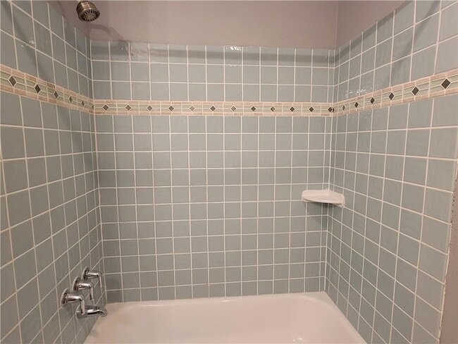 Building Photo - 609 Cottonwood St