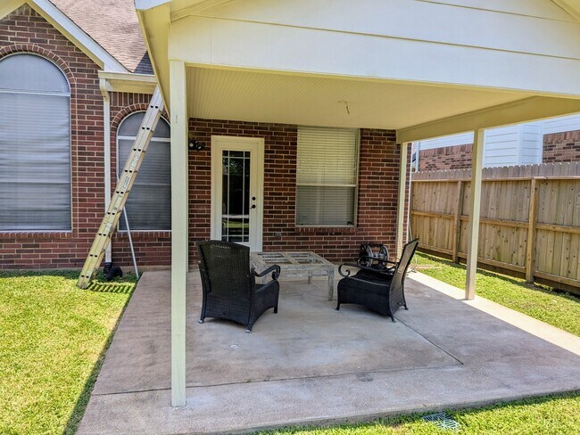 Building Photo - 10067 Lazy Meadows Dr