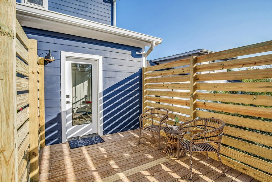 Building Photo - 426 Hart Ave