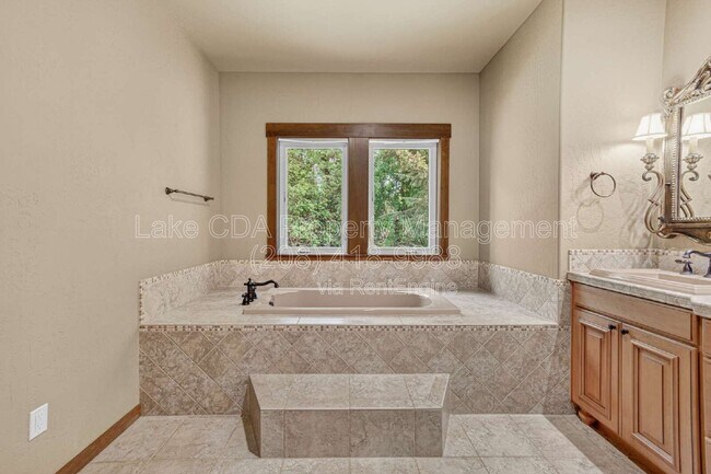 Building Photo - 8668 N Stable Trace Ct