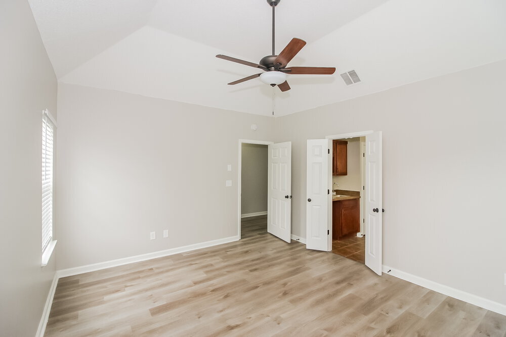 Building Photo - 4860 Stirrup Dr