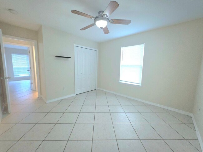 Building Photo - 3/2 Cul-de-Sac Home with Huge Fenced Yard ...