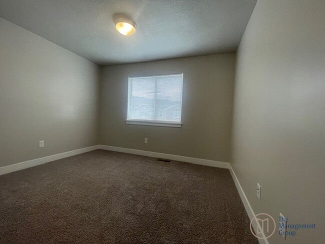 Building Photo - Cedar City Charm!
