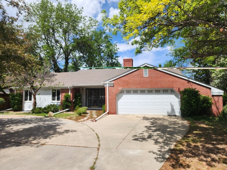 2 Car Garage. Additional Off Street Parking - 216 Mohawk Dr
