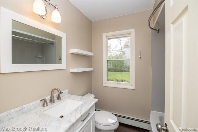 Building Photo - 16239 Madoline St