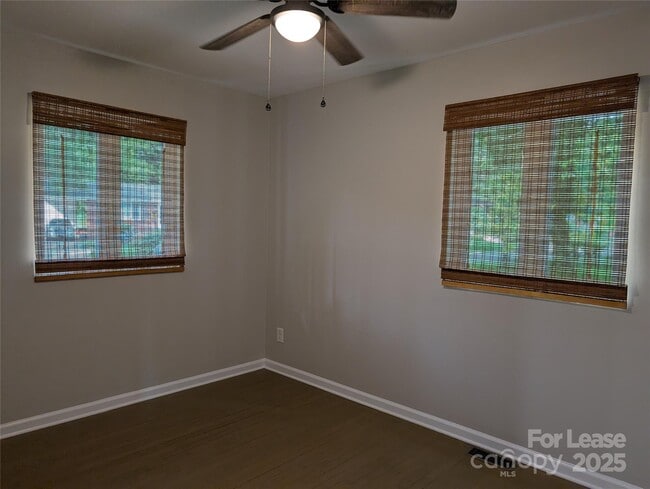 Building Photo - 2700 Ravencroft Dr