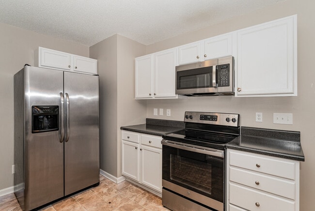 Building Photo - 302 Apple Ridge Rd