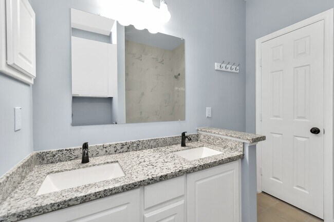 Building Photo - 19 Long Springs Pl