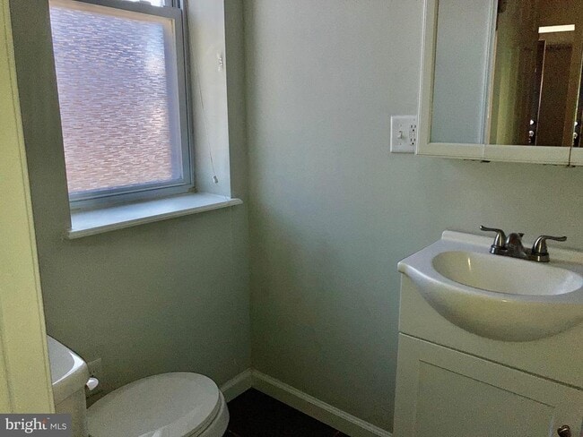 Building Photo - 5301 Catharine St