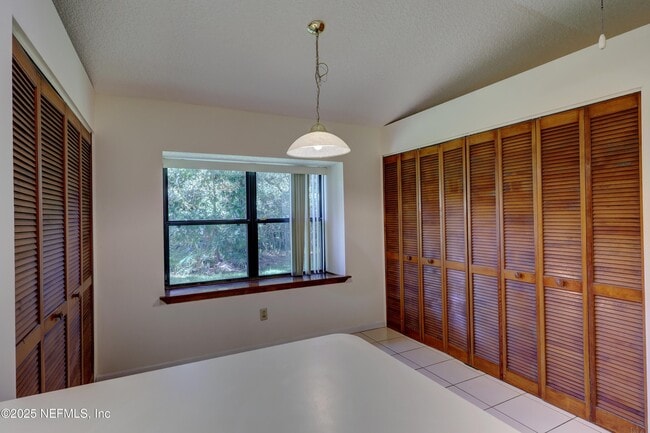 Building Photo - 4819 Wethersfield Pl W