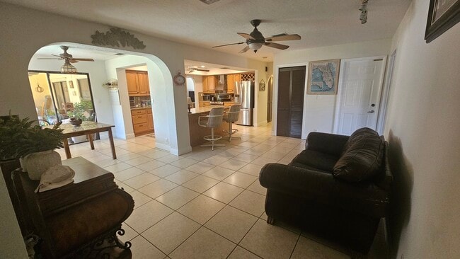 Building Photo - 57 SW 15th Ct