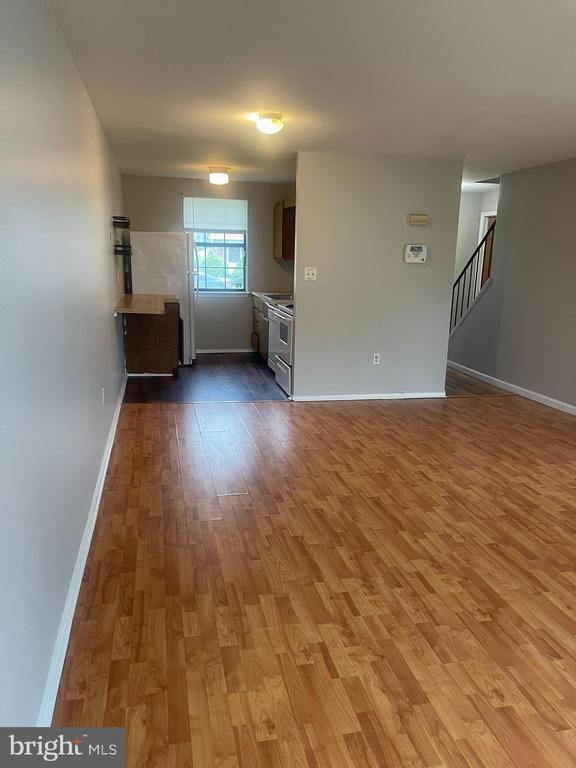 Building Photo - 207 Channing Dr
