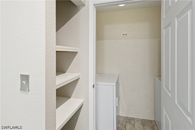 Building Photo - 11561 Villa Grand