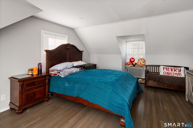 Building Photo - 191 Hobart Ave