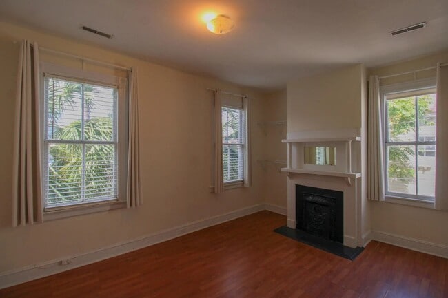 Building Photo - 3 Woolfe St