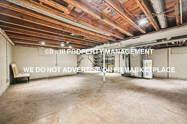 Building Photo - 2900 E Red Bridge Rd