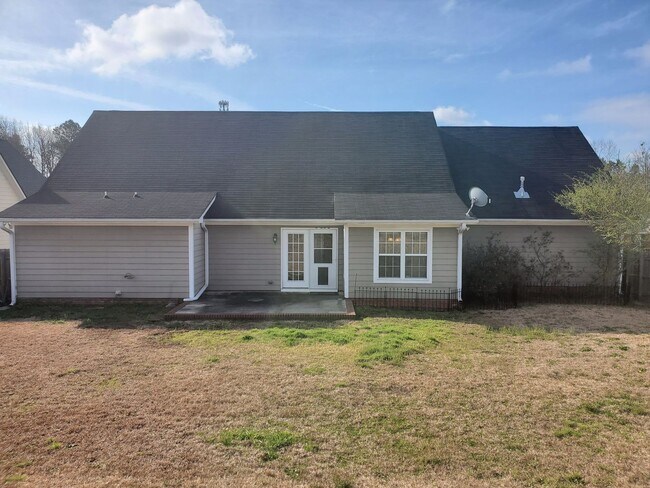 Building Photo - Beautiful 4 Bedroom home in Fayetteville!