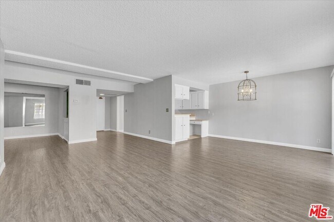 Building Photo - 4647 Willis Ave