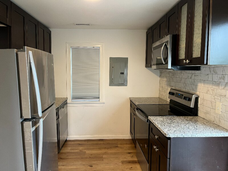 Building Photo - 1003 Clifton Ave