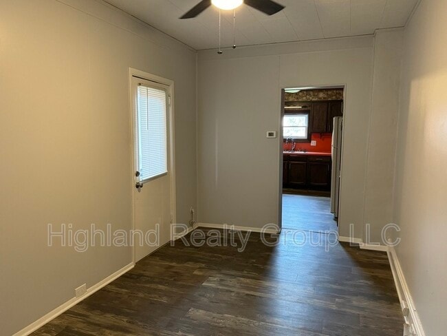 Building Photo - 911 Blunston St