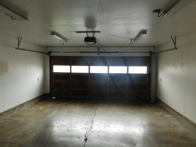 Building Photo - 3Bd/2Ba Single Story Home - Available to View!