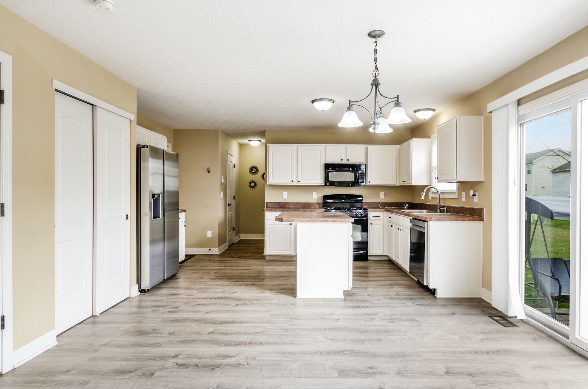 Building Photo - 8806 Emerald Hill Dr