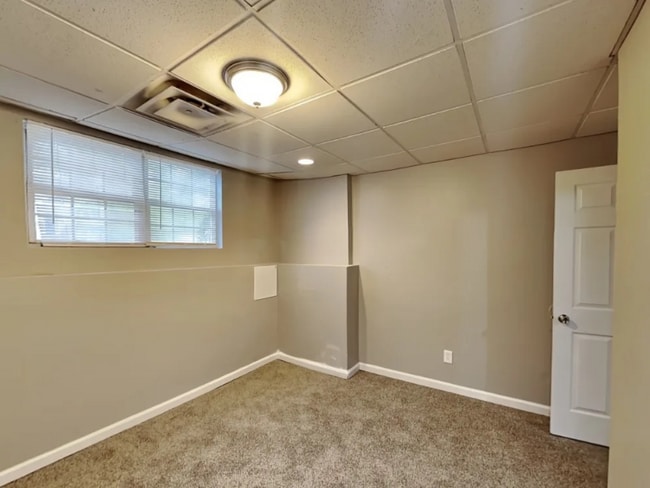 Building Photo - 2319 Sandspring Dr SW