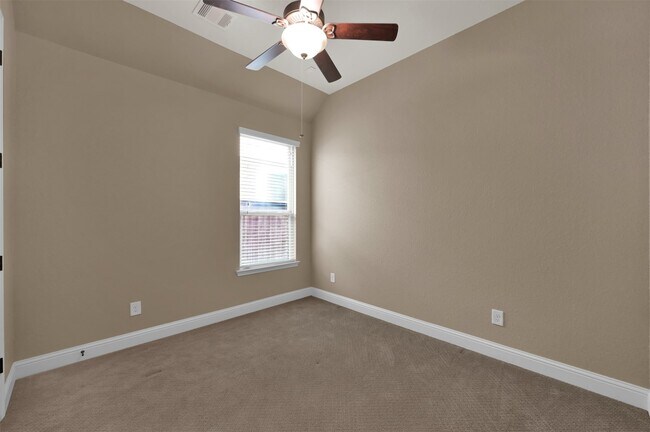 Building Photo - 42 Caprice Bend Pl