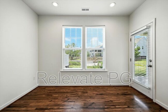 Building Photo - 9893 Honeybee Dr