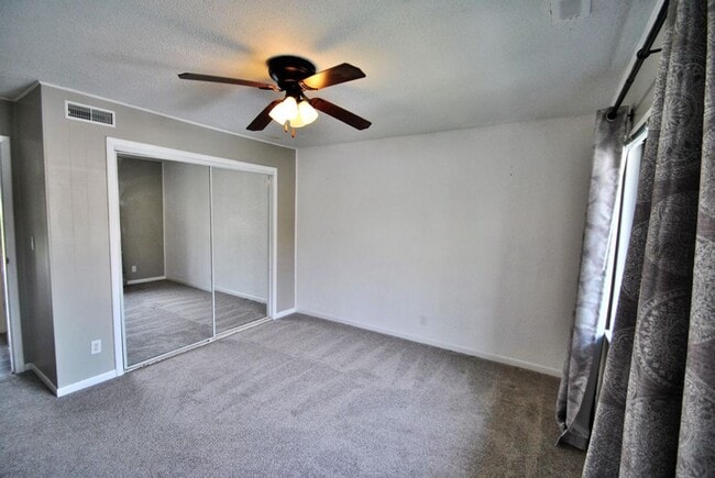 Building Photo - 65 Wilshire Heights Dr