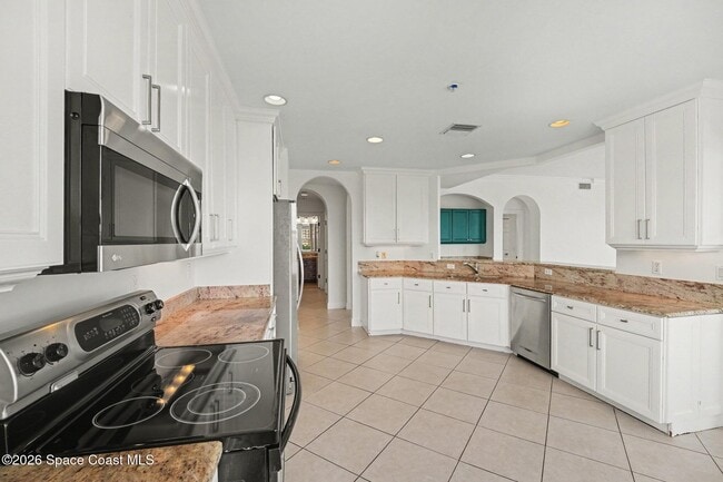 Building Photo - 1437 Pineapple Ave