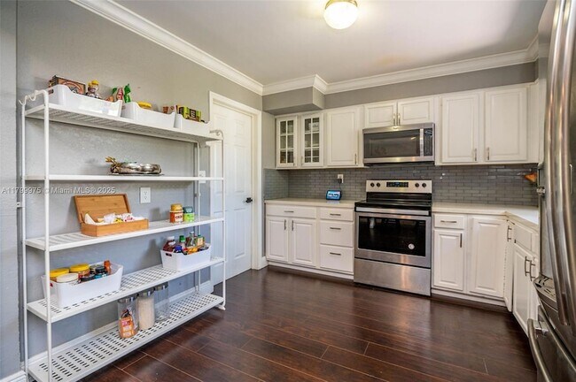Building Photo - 1620 SW 33rd Ave
