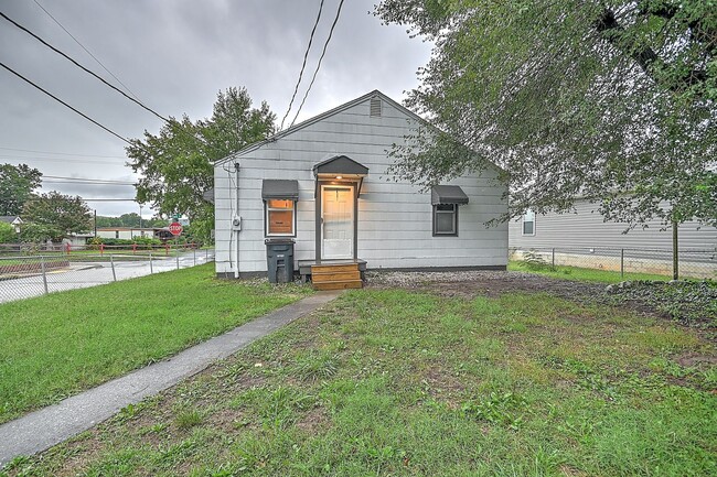 Building Photo - 1630 Park St