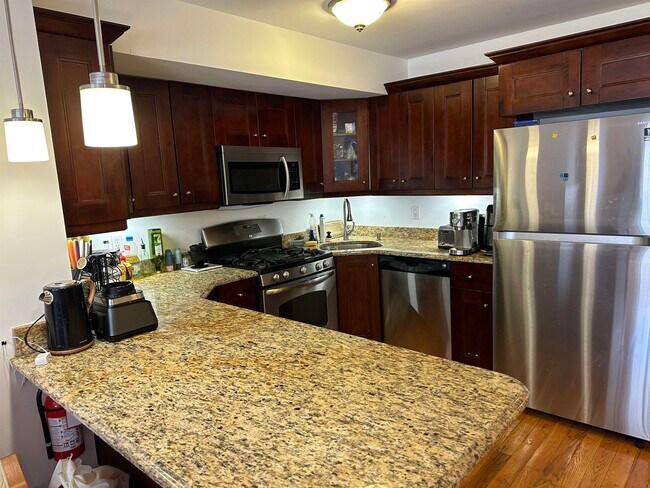 Building Photo - 124 68th St