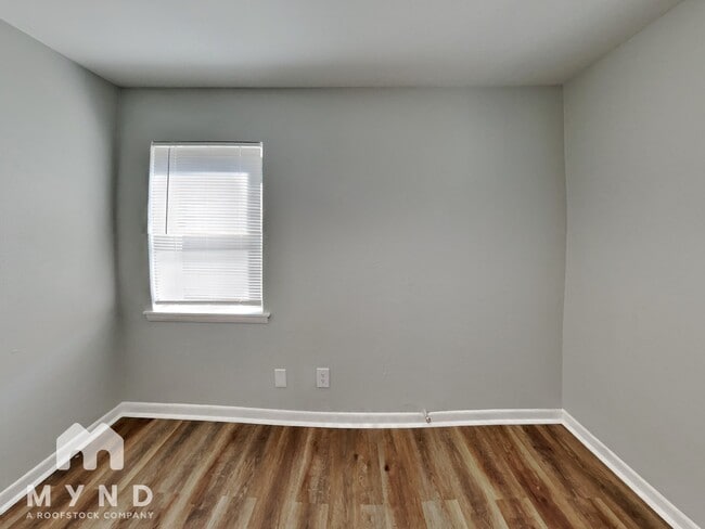 Building Photo - 1309 E Anthony St