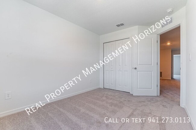 Building Photo - 10952 65th Ter E