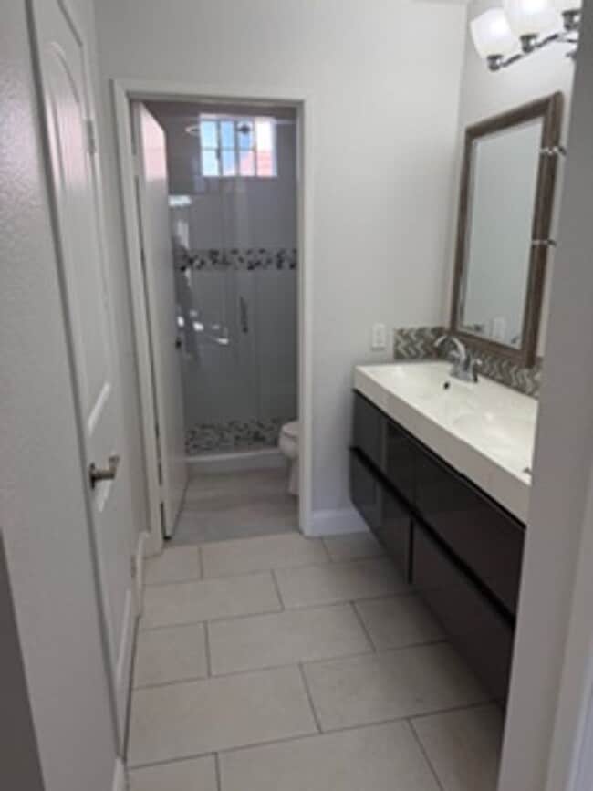 Building Photo - 2 Bed / 2 Bath Townhome in El Cajon