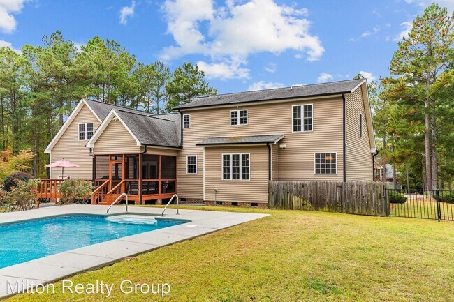 Building Photo - 4 br, 2.5 bath House - 245 Brae Drive