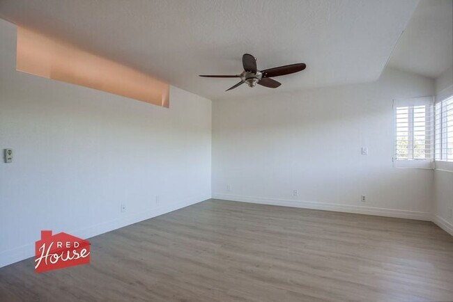 Building Photo - 4009 Canario St