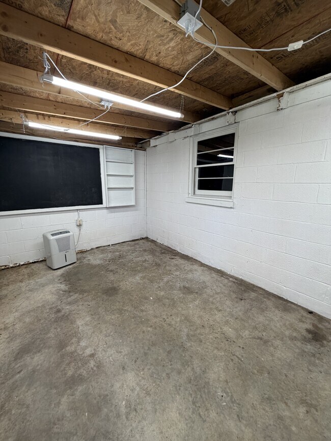 Building Photo - 1206 E 52nd St