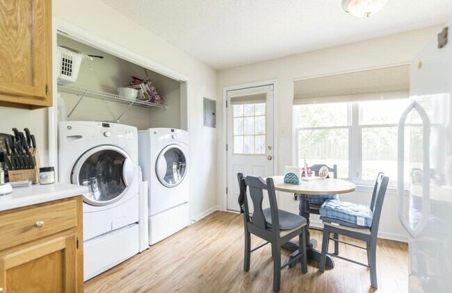 Building Photo - 233 Katelyn Cir