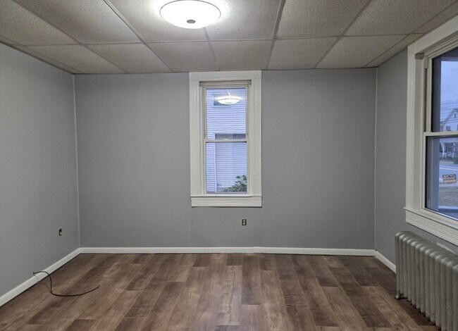 Building Photo - 254 Main St