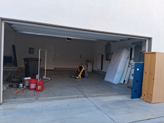 Building Photo - East end Ventura  5 Bed 5 Bath