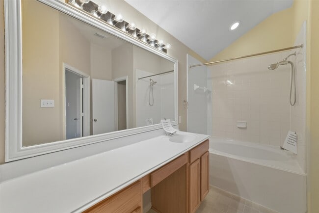 Building Photo - 19907 Parkstone Bend Ln