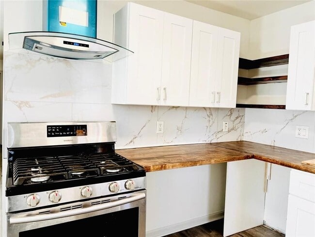 Building Photo - 1122 Elaine Dr