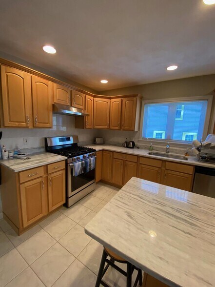 Building Photo - 53 Farragut Ave